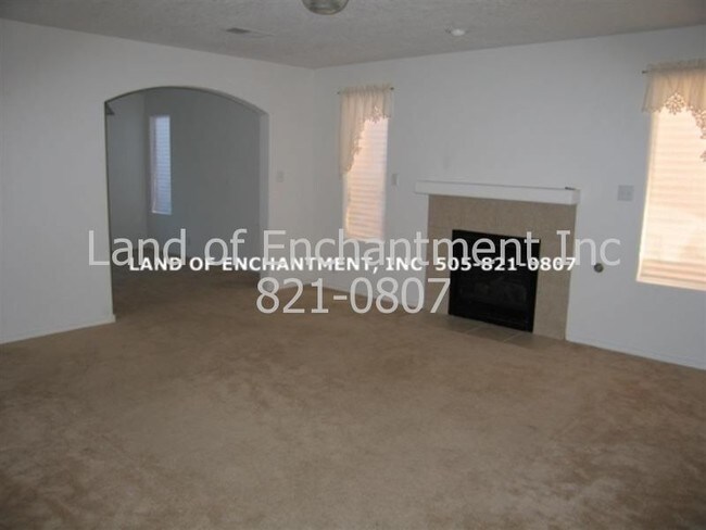 Foto del edificio - 5815 Night Shadow Ave NW