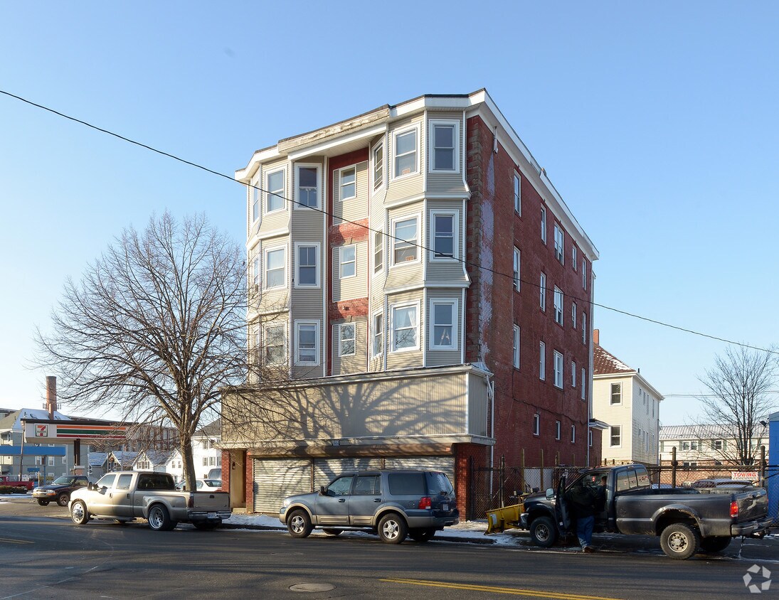 Foto del edificio - 33 Rodney French Blvd