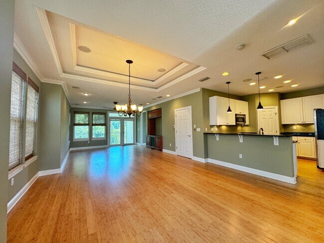 Building Photo - Spacious two-story island townhome in gate...
