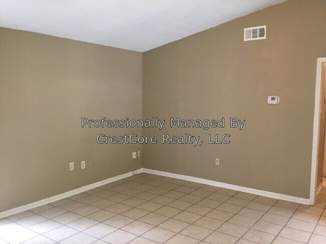 Building Photo - 3795 Hillridge St