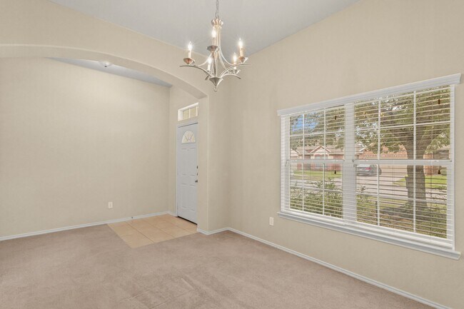 Foto del edificio - 2818 Lockeridge Oaks Dr