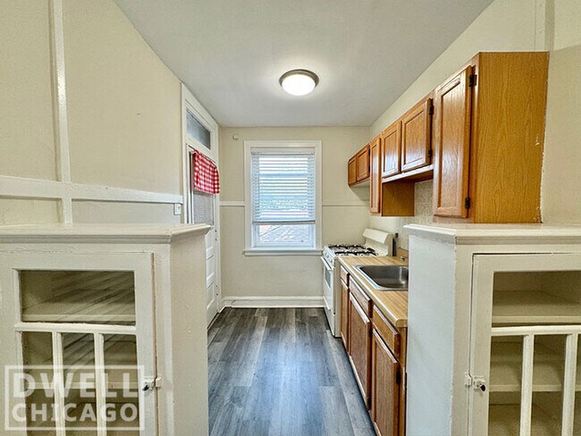Foto del edificio - 1421 W Hutchinson St