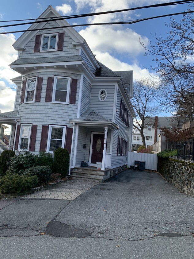 Entrance and 3 car Private Driveway - 106 Ashland St