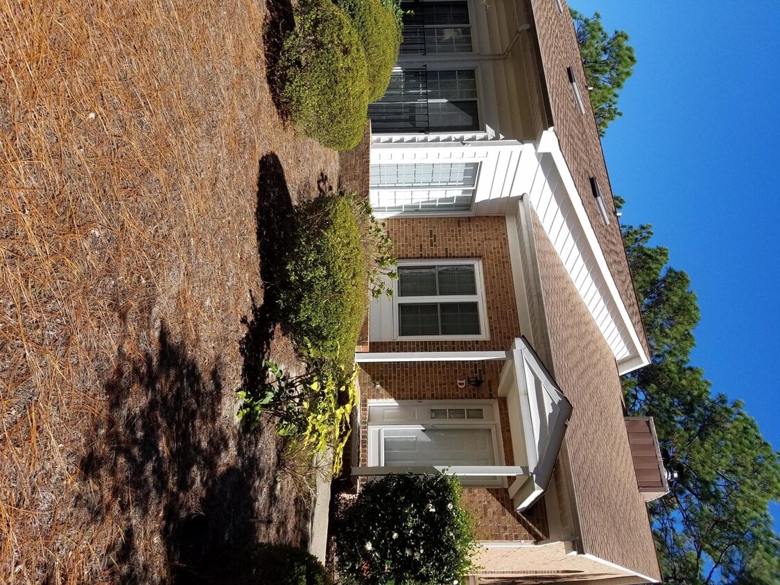 12 Pinehurst Manor Unit D, Pinehurst, NC 28374 Condo for Rent in
