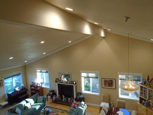 Building Photo - 230 Barton Dr