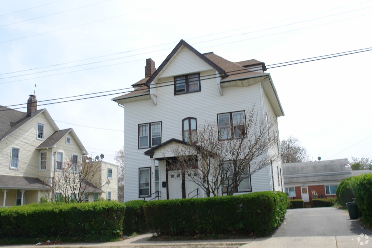 Building Photo - 120 Chelsea Ave