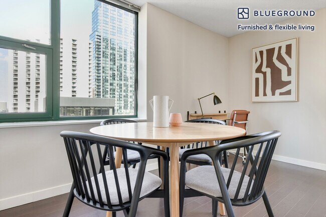 Foto del edificio - 77 W Huron St