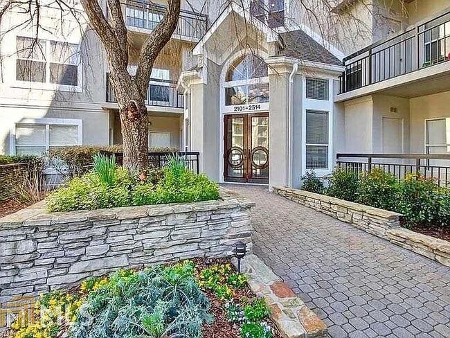 Building Photo - 2101 River Green Dr NW