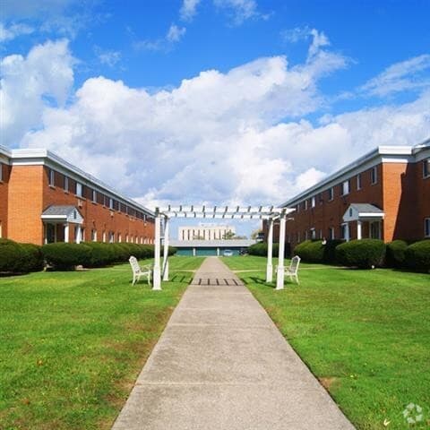 Building Photo - Emerald Village Apartments