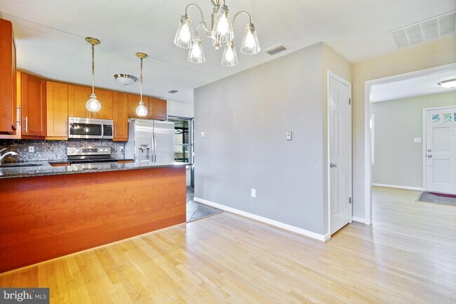 Building Photo - 70 S Rogers St