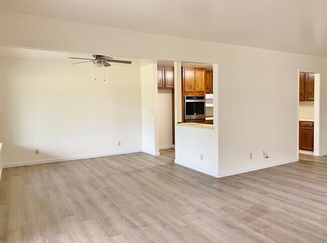 Foto del edificio - Quiet 2 Bedroom 2 Bathroom Townhouse in Ridgemark!!