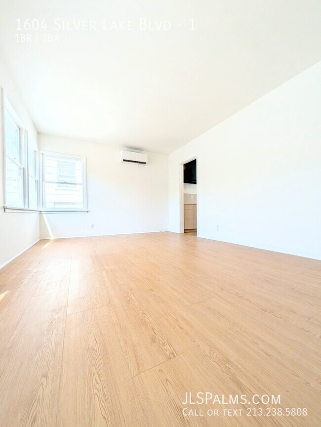 Foto del edificio - 1604 Silver Lake Blvd