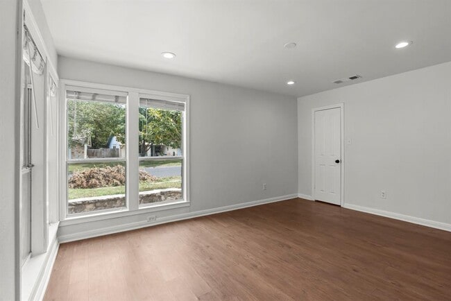 Building Photo - 10408 Firethorn Ln