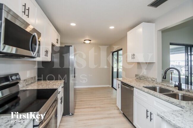 Building Photo - 1377 Prum Ave NW