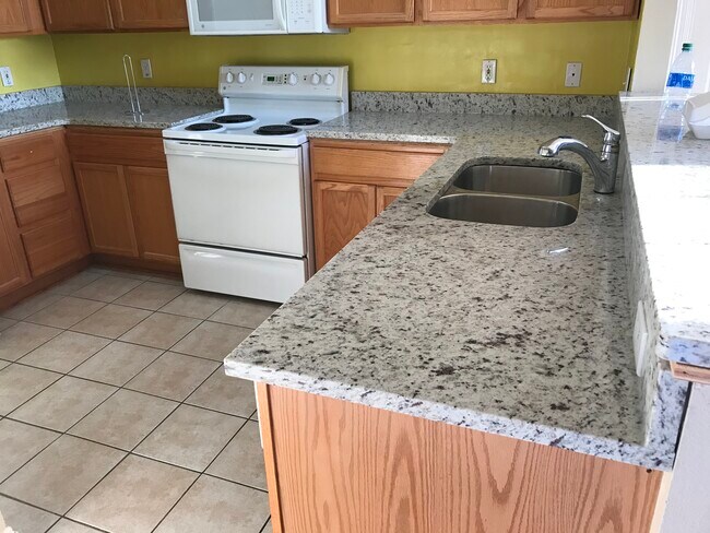 Photo - 4625 Burbank Dr Apartment