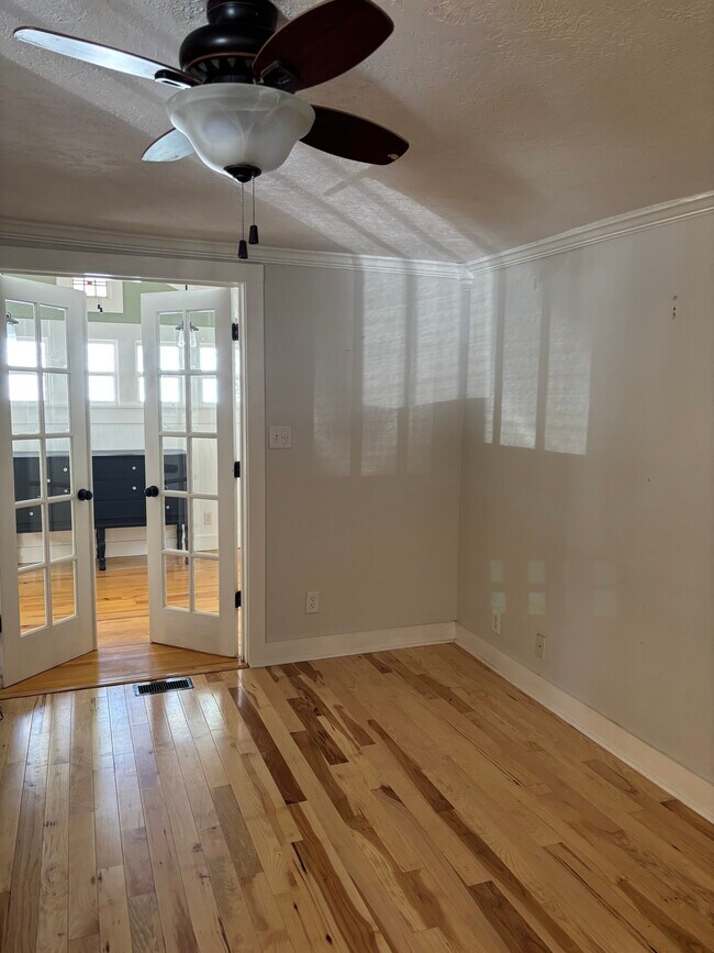 sala de estar/solárium - 127 Shelburne Rd