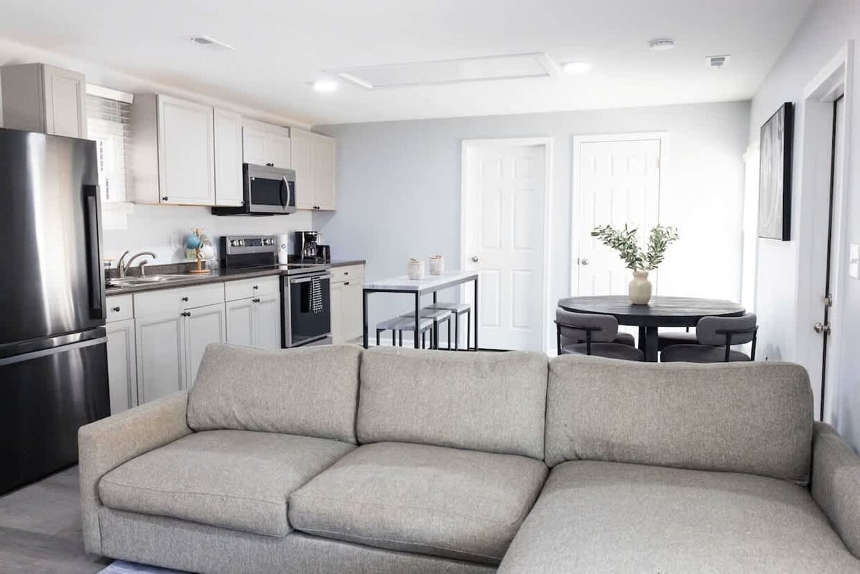 Foto principal - 305 Caswell St