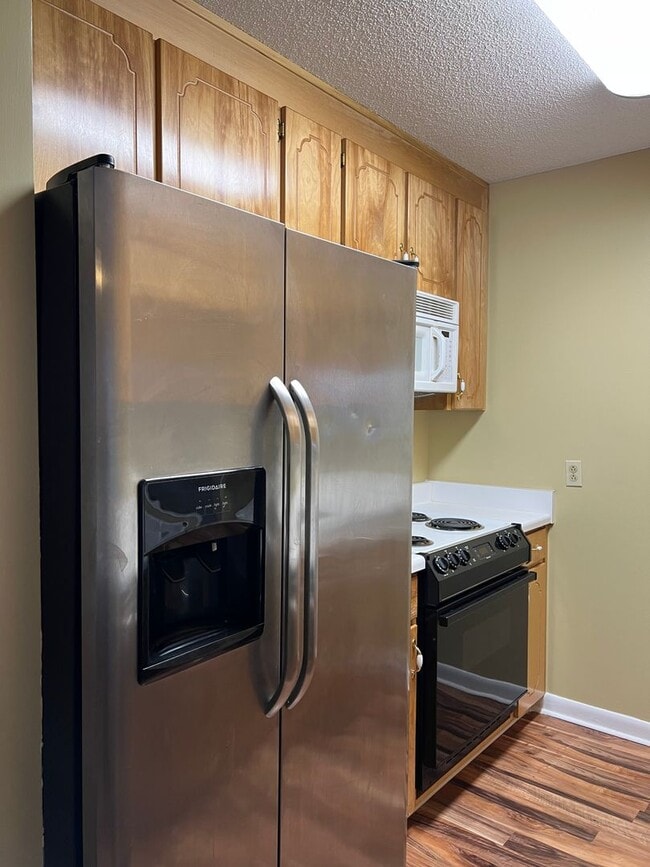 Building Photo - 452 Sandy Oak Dr