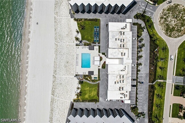 Foto del edificio - 25800 Hickory Blvd
