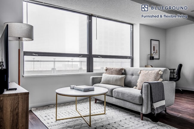 Foto del edificio - 445 E Ohio St