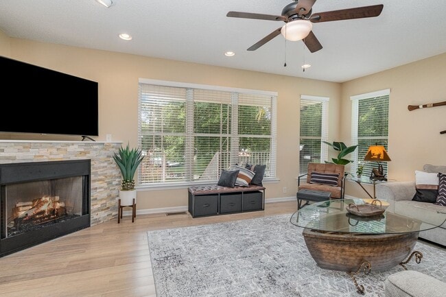 Foto del edificio - Waterfront– Fully Furnished on Lake Norman...
