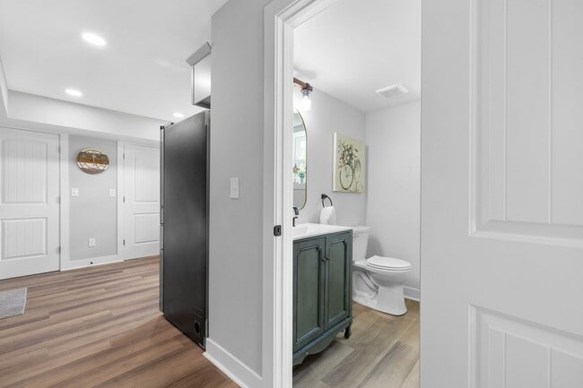 Building Photo - Newly renovated 4 bed 2.5 bath, located in downtown Wilmington