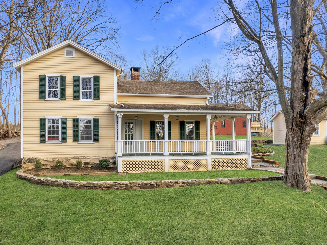 Primary Photo - 454 Danbury Rd