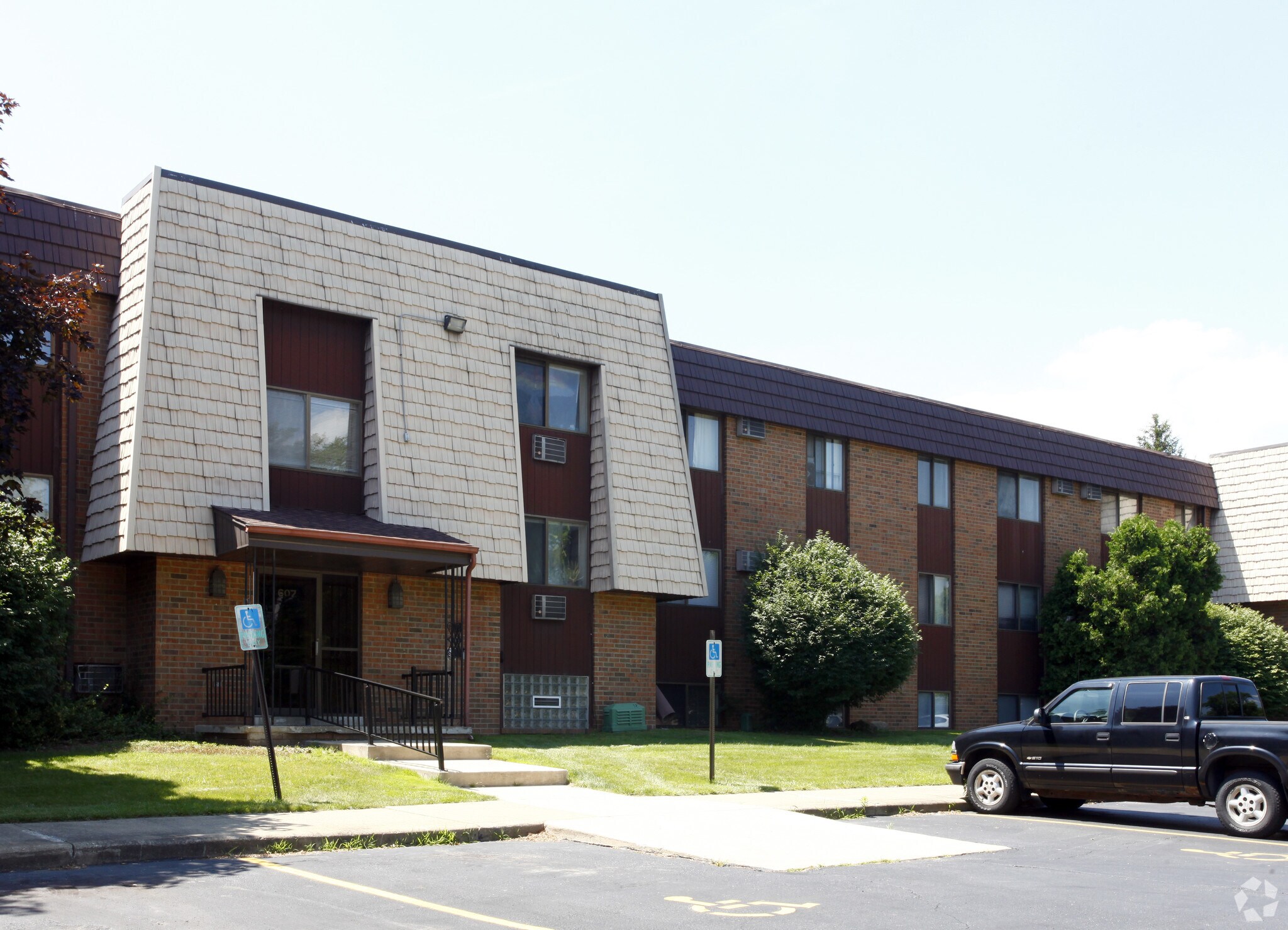 Newton Village Apartments – photo 5