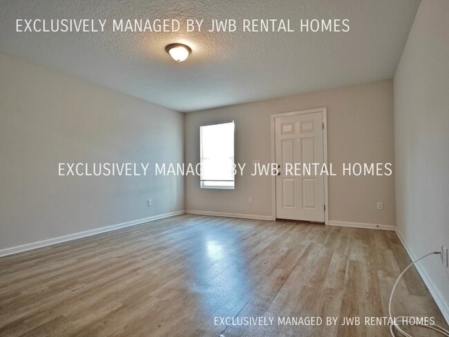 Foto del edificio - 8472 McGirts Village Ln