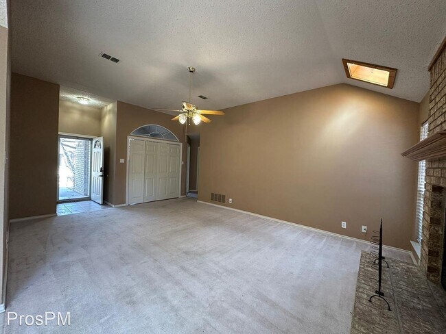 Building Photo - 3 br, 2 bath House - 2508 Oak Park Dr.