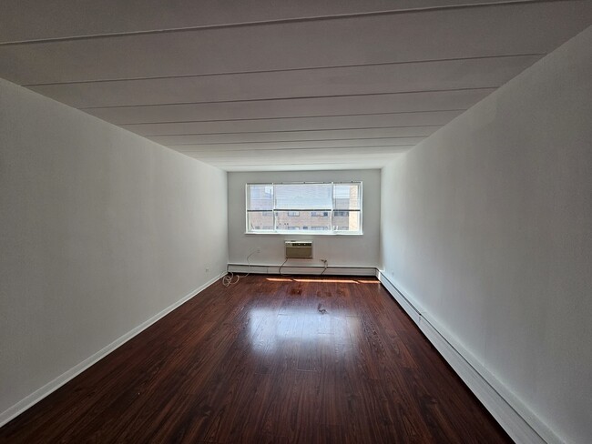 Foto del edificio - 5906 N Sheridan Rd