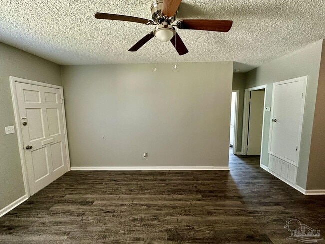 Building Photo - 1103 W La Rua St