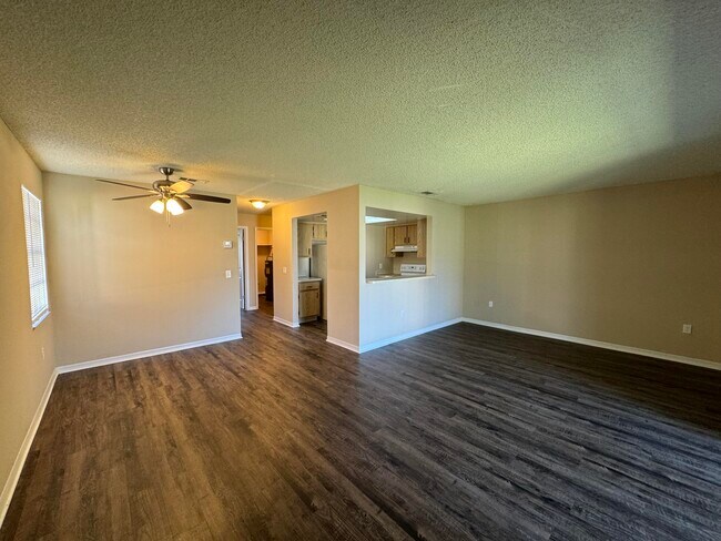 Foto del edificio - 1058 Mollie Ln