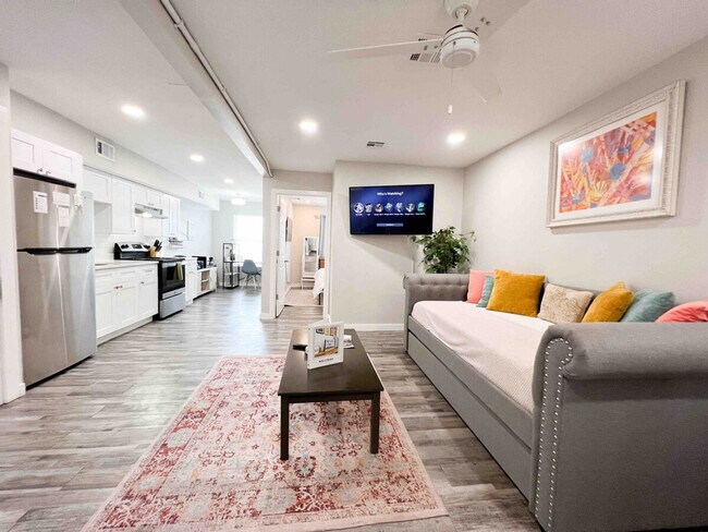 Building Photo - 1120 Morgan Ave