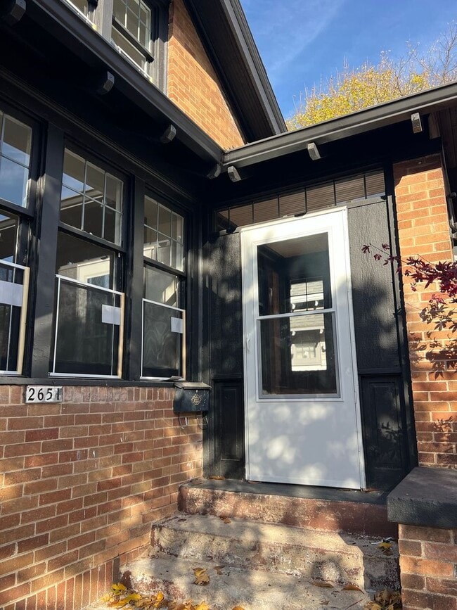 Foto del edificio - Brand new fully renovated 5 Bedroom Single...