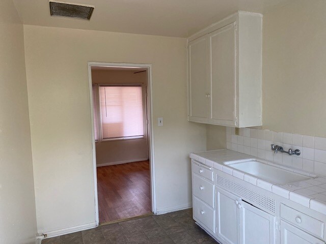 Kitchen - 1262 S Maryland Ave