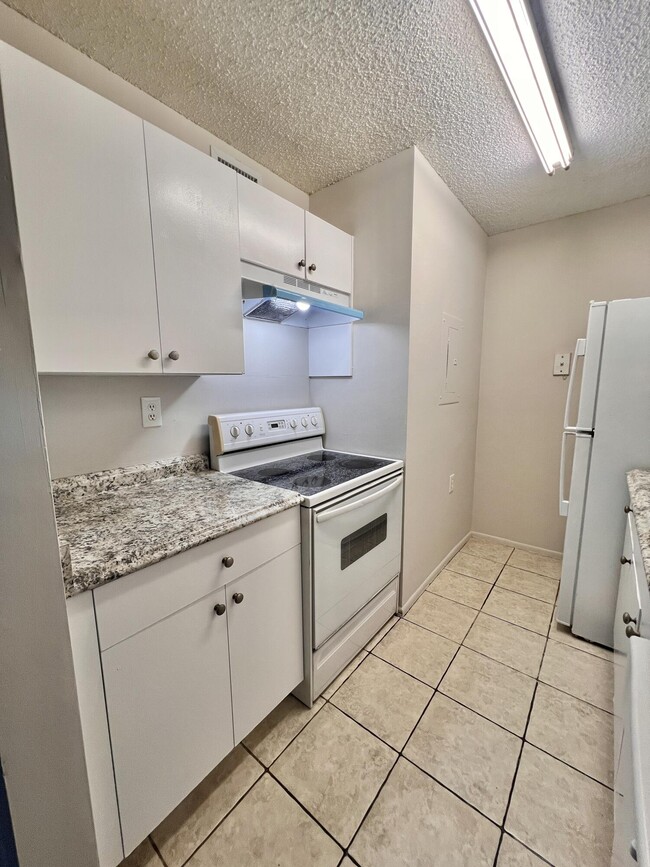 Building Photo - 1174 Lake Terry Dr