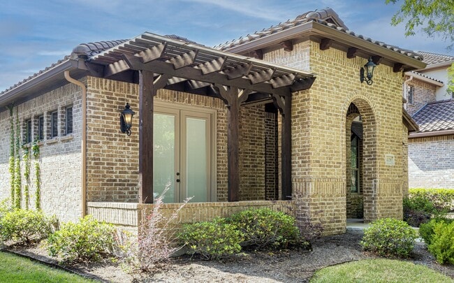 Building Photo - 6828 San Fernando