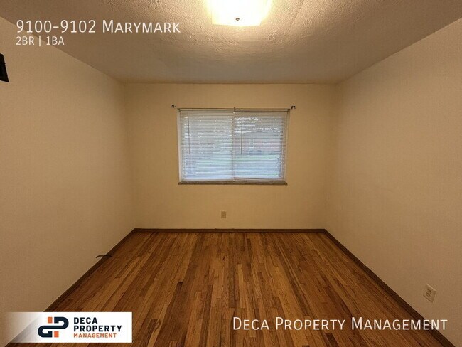 Foto del edificio - 9100-9102 Marymark-
