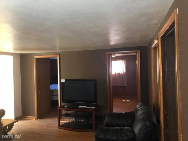 Building Photo - 2 br, 1 bath House - 134 Clark St
