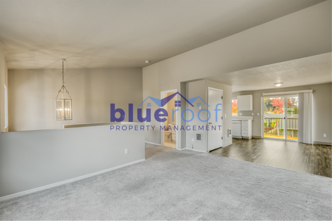 Foto del edificio - 615 N Elliott Road Unit C