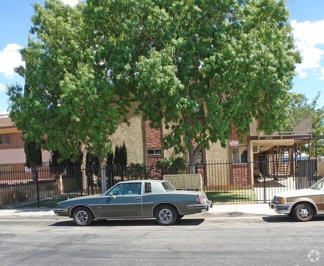 Building Photo - 38728 5th St E