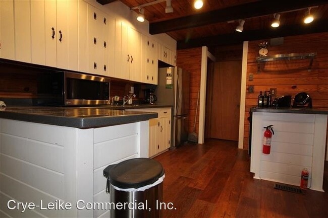 Building Photo - 4 br, 3 bath House - 10810 Carmichael Road