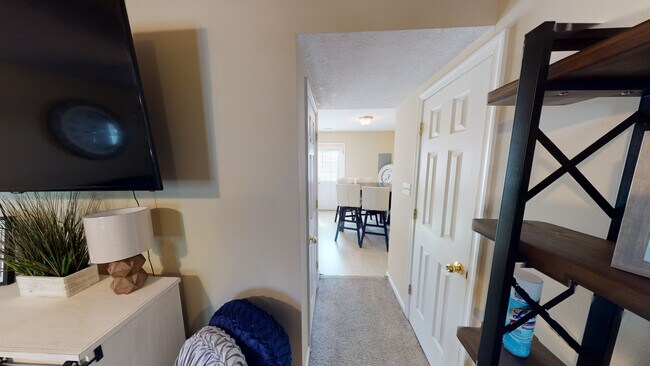 Foto del edificio - 1090 Blane Dr