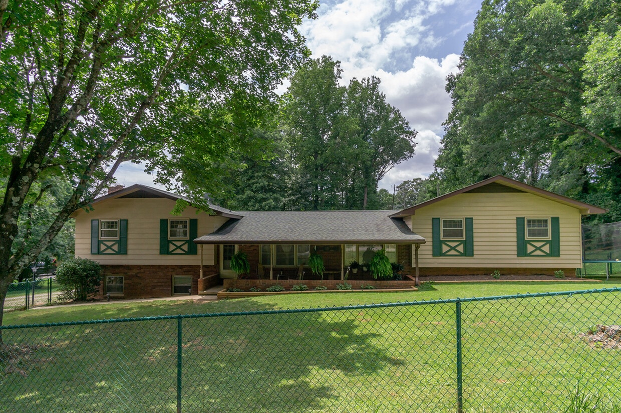2 Independence Blvd, Asheville, NC 28805 House Rental in Asheville
