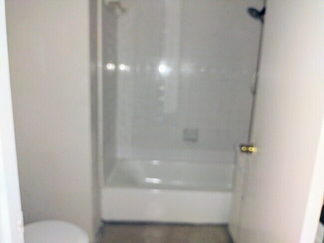 Foto del edificio - 508 Holiday Dr