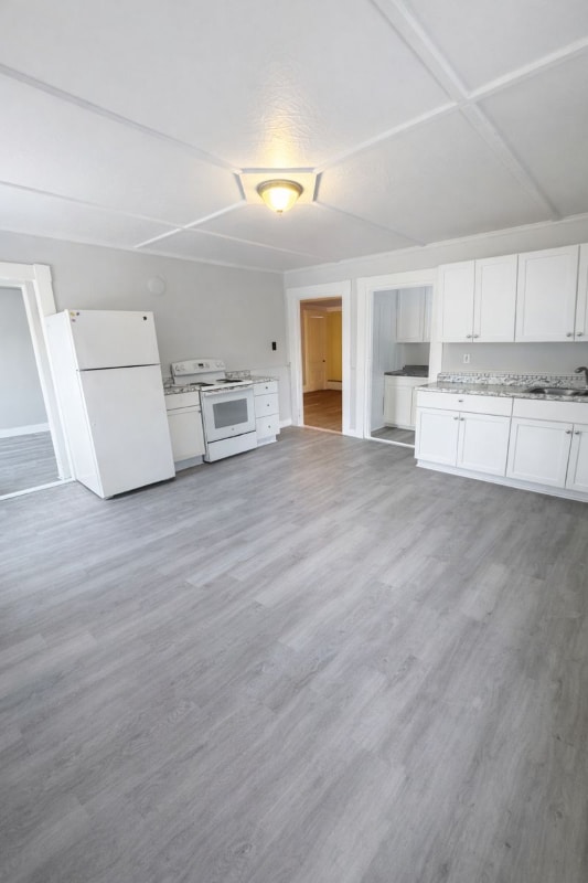 Building Photo - 289 Main St