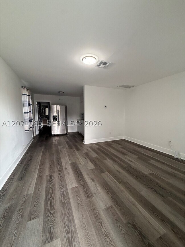 Foto del edificio - 706 F