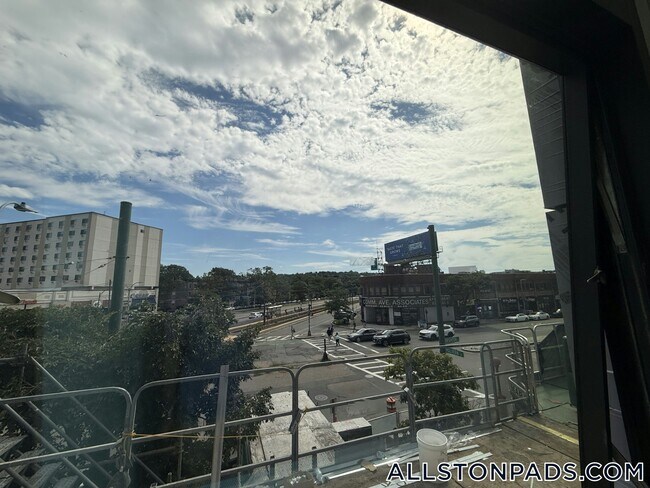 Foto del edificio - 1079 Commonwealth Ave