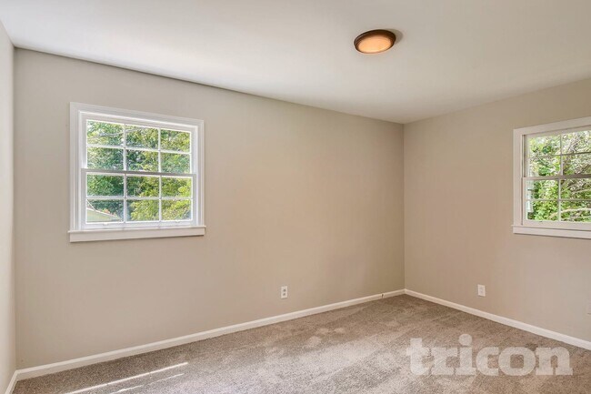 Foto del edificio - 535 Circle Dr